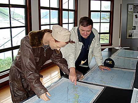 RA3NAN в музее. Над картой манекен военно-морского летчика США
