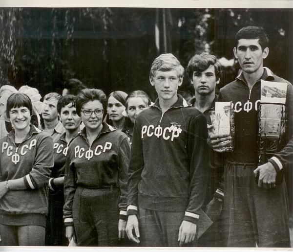 Чемпионат СССР. Впереди справа налево: Кузьмин В (UA3TL), Петрухин Л (RA3QI) 